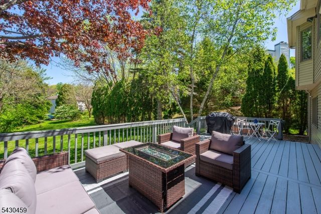 20 Knob Hill Rd, Washington Twp., NJ 07840