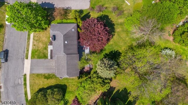 20 Knob Hill Rd, Washington Twp., NJ 07840
