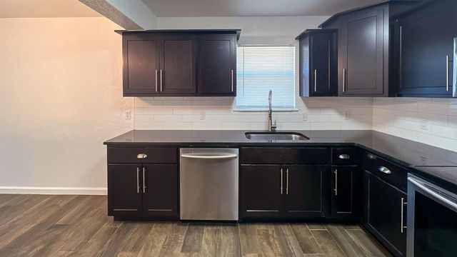 8401 Azurewood Drive, Oklahoma City, OK 73135