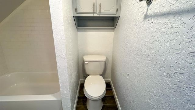 8401 Azurewood Drive, Oklahoma City, OK 73135