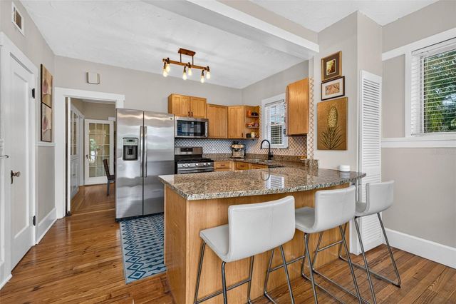 775 28TH AVENUE N, St Petersburg, FL 33704
