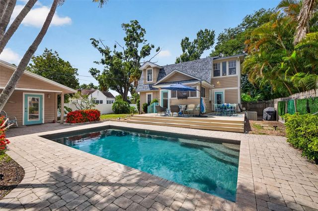 775 28TH AVENUE N, St Petersburg, FL 33704