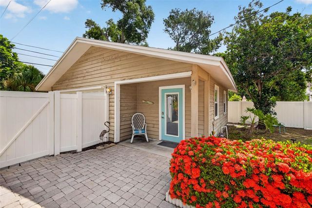 775 28TH AVENUE N, St Petersburg, FL 33704