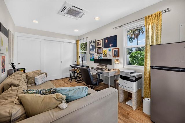 775 28TH AVENUE N, St Petersburg, FL 33704