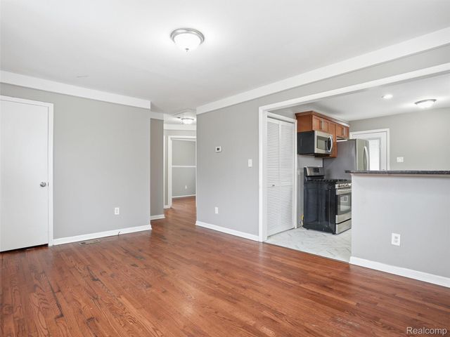 25241 Rosenbusch Boulevard, Warren, MI 48089