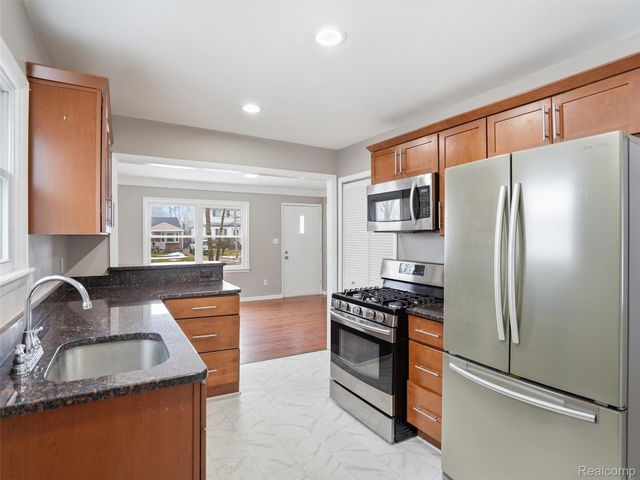 25241 Rosenbusch Boulevard, Warren, MI 48089