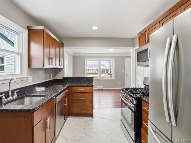 25241 Rosenbusch Boulevard, Warren, MI 48089