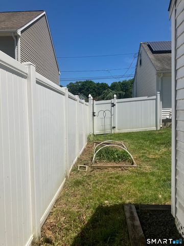 93 Thomas Street, Hamden, CT 06514
