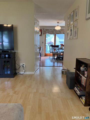 93 Thomas Street, Hamden, CT 06514