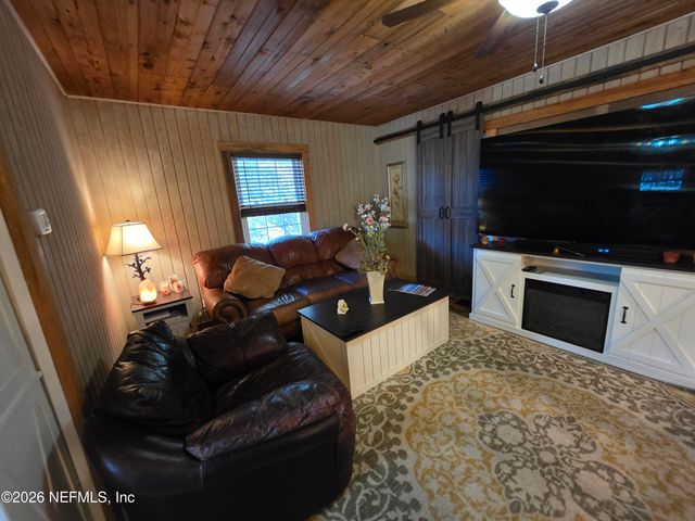 108 CREEKSIDE Road, Satsuma, FL 32189