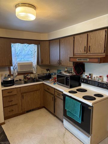 1021 EVANS STREET, Neenah, WI 54956