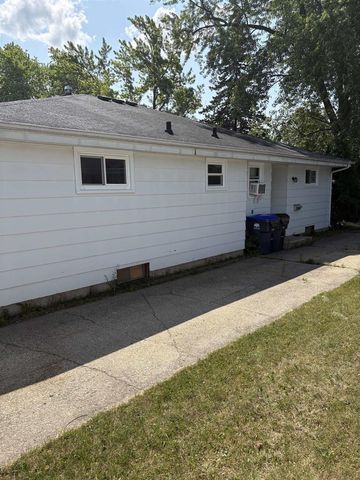 1021 EVANS STREET, Neenah, WI 54956