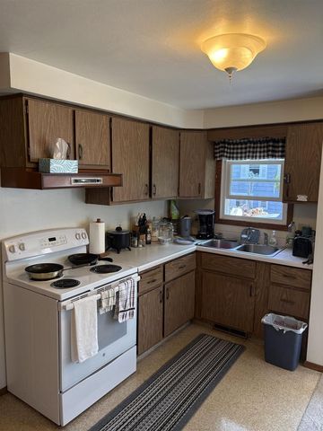 1021 EVANS STREET, Neenah, WI 54956