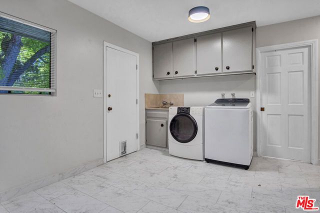 11410 Canton Drive, Studio City (los Angeles), CA 91604