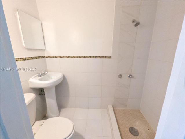 5893 SW 26th St 2, Miami, FL 33155