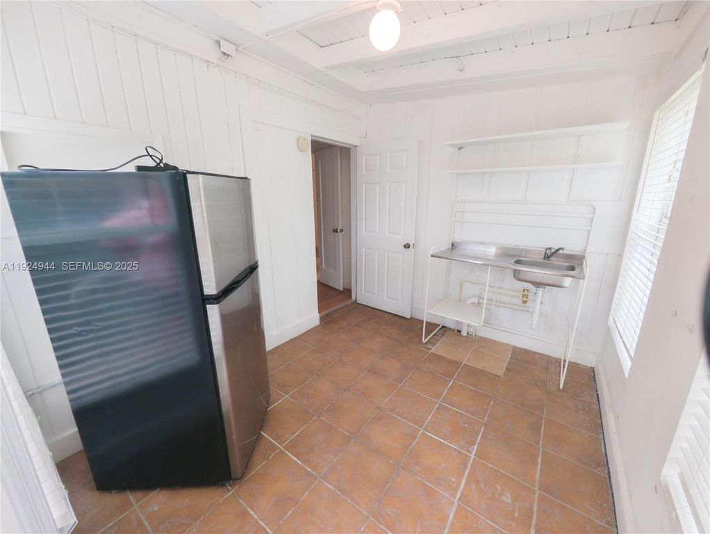 5893 SW 26th St 2, Miami, FL 33155