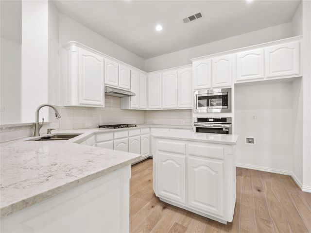 1732 Auburn Drive, Carrollton, TX 75007