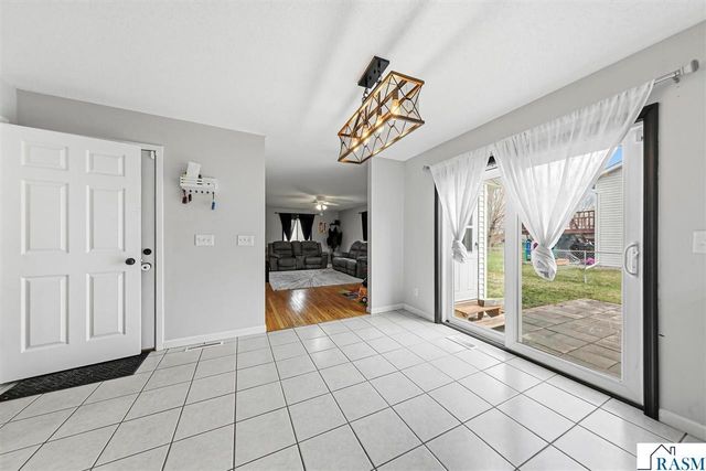 229 Wadsworth Drive, Mankato, MN 56001