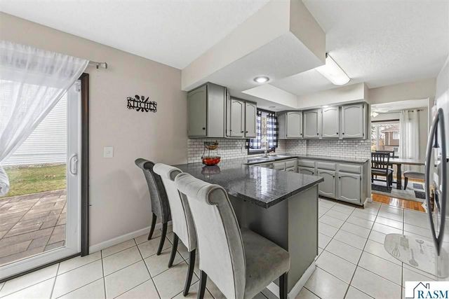 229 Wadsworth Drive, Mankato, MN 56001