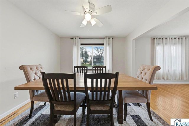 229 Wadsworth Drive, Mankato, MN 56001