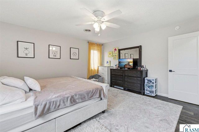 229 Wadsworth Drive, Mankato, MN 56001