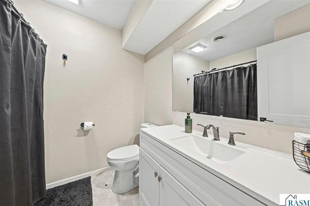 229 Wadsworth Drive, Mankato, MN 56001