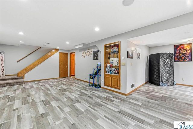 229 Wadsworth Drive, Mankato, MN 56001