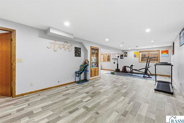 229 Wadsworth Drive, Mankato, MN 56001