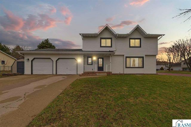 229 Wadsworth Drive, Mankato, MN 56001