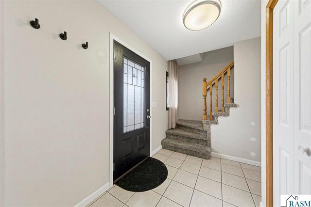 229 Wadsworth Drive, Mankato, MN 56001