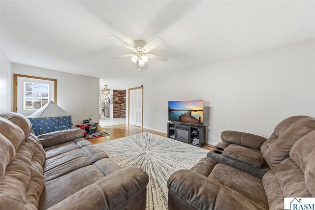 229 Wadsworth Drive, Mankato, MN 56001