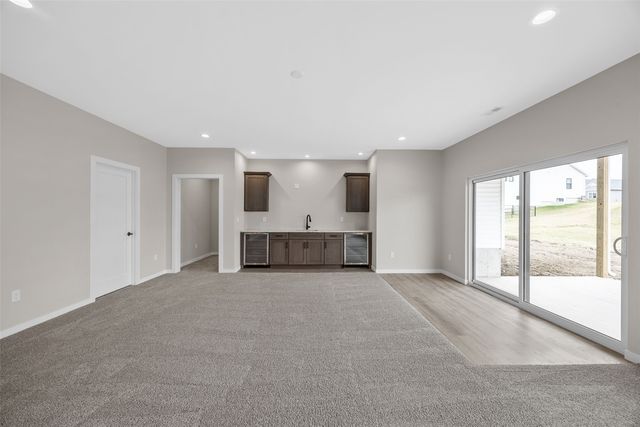 620 Rock Ridge Road, Tiffin, IA 52340