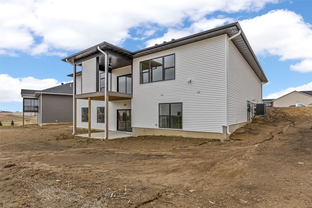 620 Rock Ridge Road, Tiffin, IA 52340