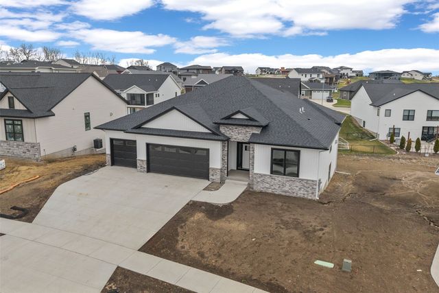620 Rock Ridge Road, Tiffin, IA 52340