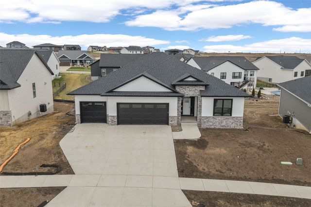 620 Rock Ridge Road, Tiffin, IA 52340