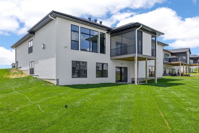 620 Rock Ridge Road, Tiffin, IA 52340