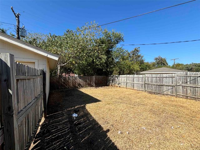 2508 Normont Circle, Fort Worth, TX 76103