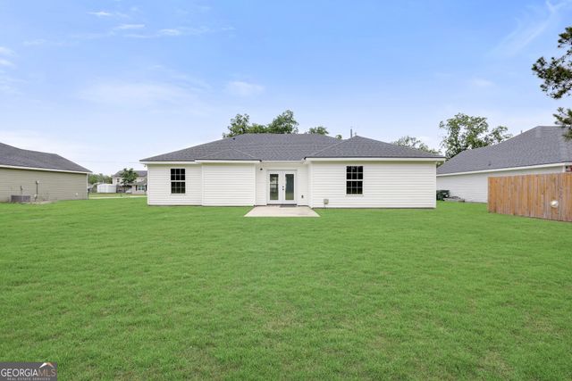 207 Bull Street, Glennville, GA 30427