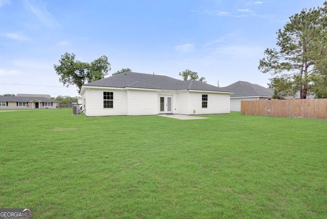 207 Bull Street, Glennville, GA 30427