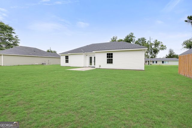 207 Bull Street, Glennville, GA 30427