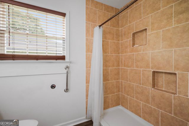 207 Bull Street, Glennville, GA 30427
