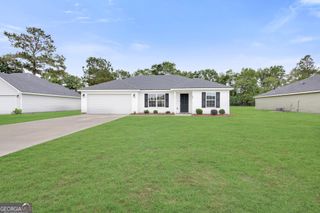 207 Bull Street, Glennville, GA 30427