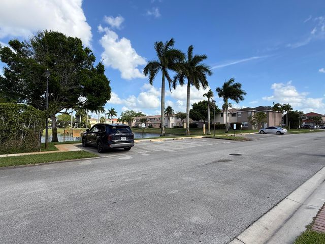 5467 NW 95th Avenue, Sunrise, FL 33351