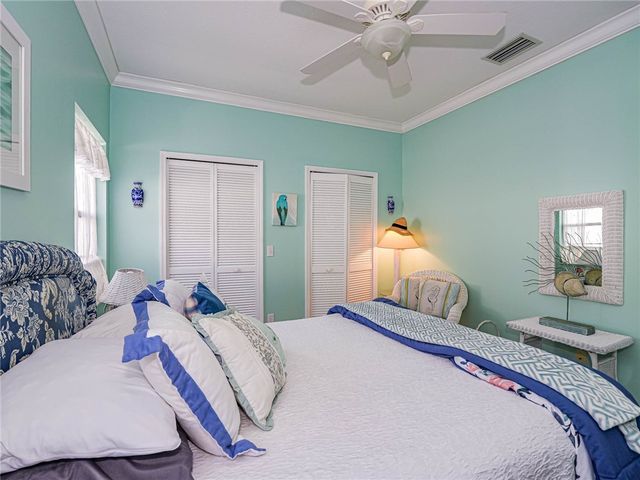 335 Hawthorne Lane, Vero Beach, FL 32962