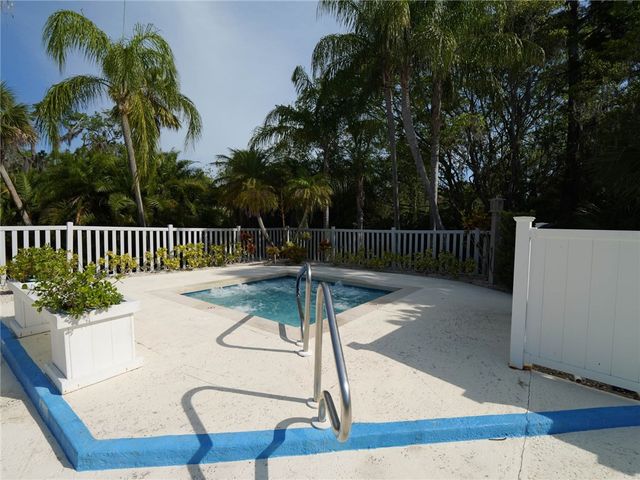 335 Hawthorne Lane, Vero Beach, FL 32962