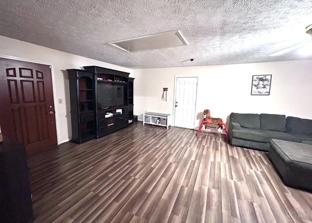 300 Adare Court, Lynchburg, OH 45142