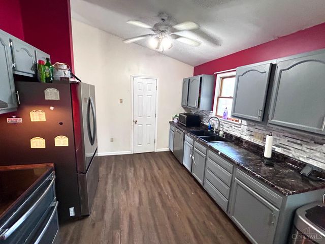 300 Adare Court, Lynchburg, OH 45142