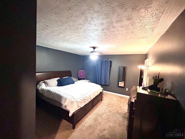 300 Adare Court, Lynchburg, OH 45142