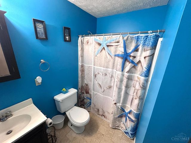 300 Adare Court, Lynchburg, OH 45142