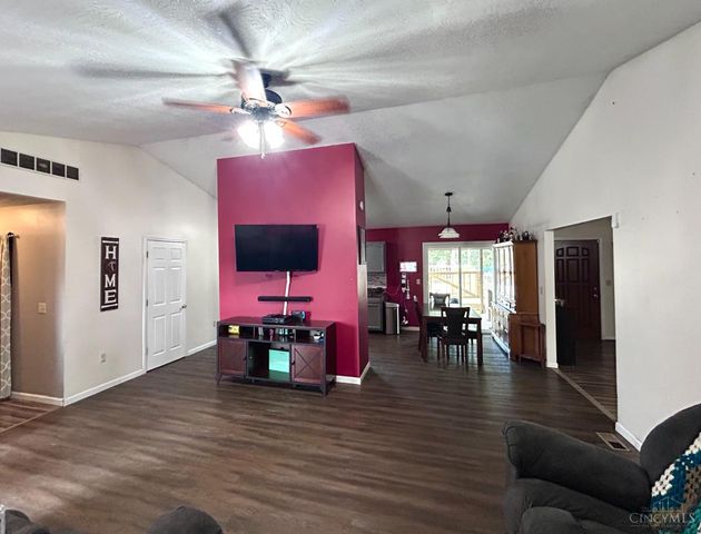 300 Adare Court, Lynchburg, OH 45142